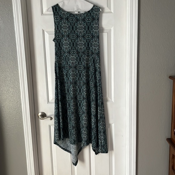 Maternity dress; sleeveless with hankerchief hem - Picture 7 of 7